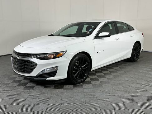 Used 2024 Chevrolet Malibu LT w/ Sport Edition FWD image 2