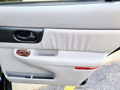 Used 2000 Buick Regal GS w/ Luxury Pkg FWD image 24