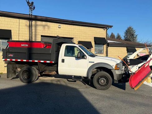 Used 2005 Ford F450 4x4 Regular Cab Super Duty image 2
