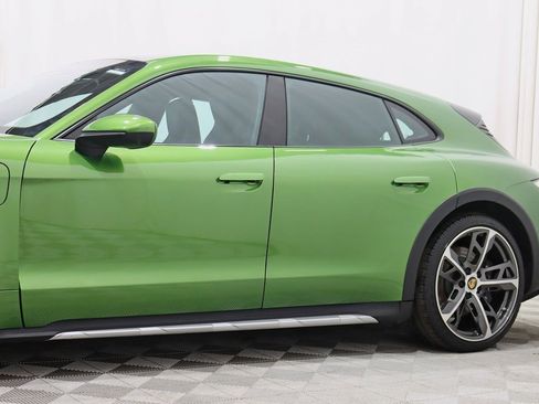 Used 2022 Porsche Taycan 4 Cross Turismo image 3