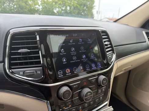 Used 2020 Jeep Grand Cherokee Limited w/ Luxury Group II AWD/4WD image 31
