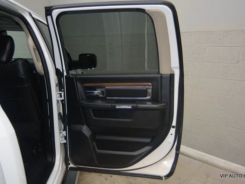 Used 2018 RAM 1500 Laramie w/ Convenience Group AWD/4WD image 15