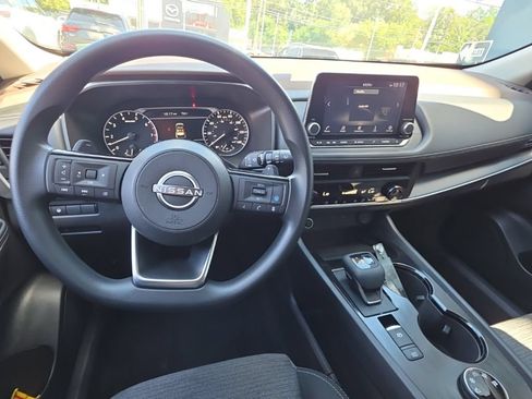 Used 2023 Nissan Rogue SV AWD/4WD image 15