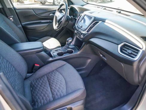Used 2020 Chevrolet Equinox LT FWD image 15