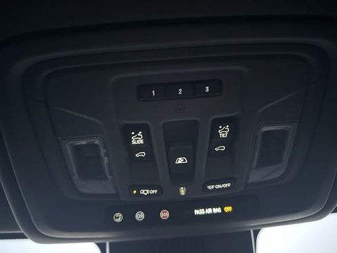 Used 2022 Chevrolet Silverado 1500 LTZ w/ LTZ Premium Package image 32