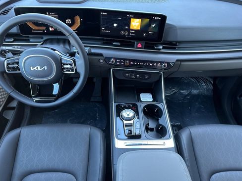 New 2026 Kia Carnival EX FWD image 13