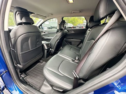 Used 2023 Kia Sportage EX FWD image 4
