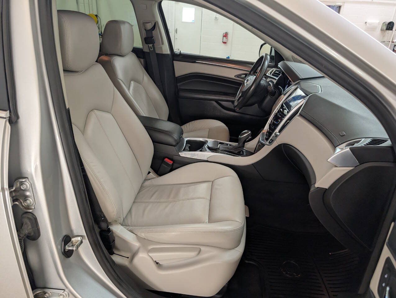 Used 2015 Cadillac SRX FWD image 20