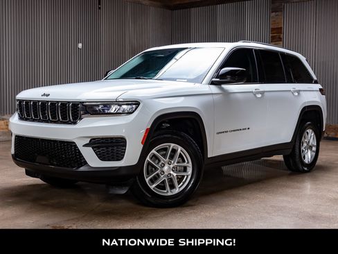 Used 2023 Jeep Grand Cherokee Laredo AWD/4WD image 4