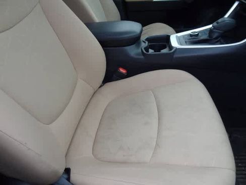 Used 2020 Toyota RAV4 XLE image 22