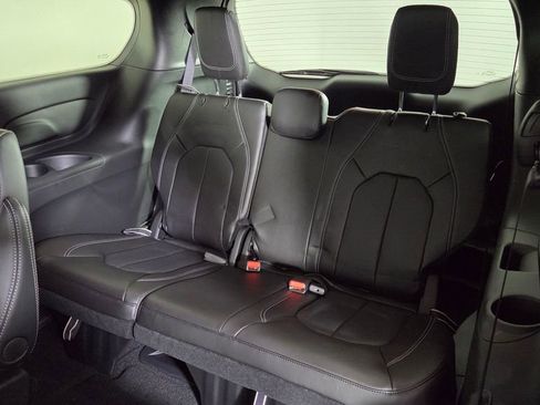 New 2025 Chrysler Pacifica Select w/ Fav Edition Package image 33