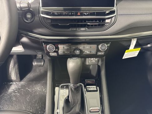 New 2026 Jeep Compass Limited image 25