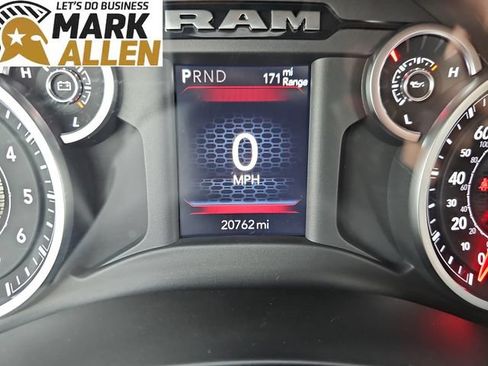 Used 2025 RAM 2500 Big Horn AWD/4WD image 12