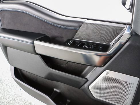 Used 2025 Ford F450 Platinum w/ FX4 Off-Road Package AWD/4WD image 25