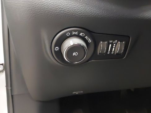 New 2026 Jeep Compass Latitude image 23