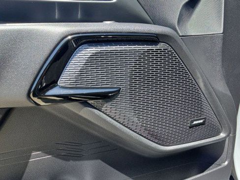 Used 2025 Chevrolet Silverado EV LT w/ LT Premium Package image 23