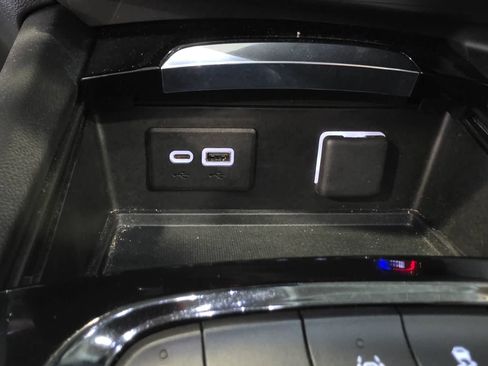 Used 2023 Buick Envision Preferred FWD image 21