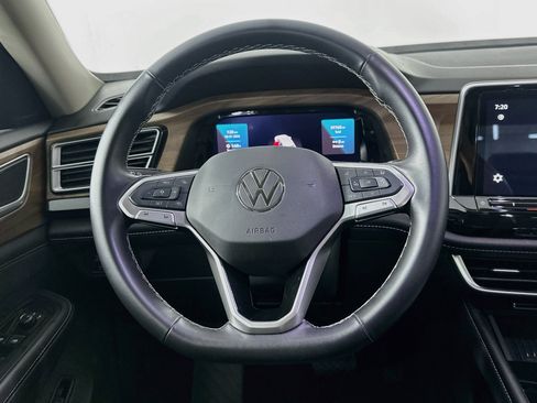 Used 2025 Volkswagen Atlas SE AWD/4WD image 18