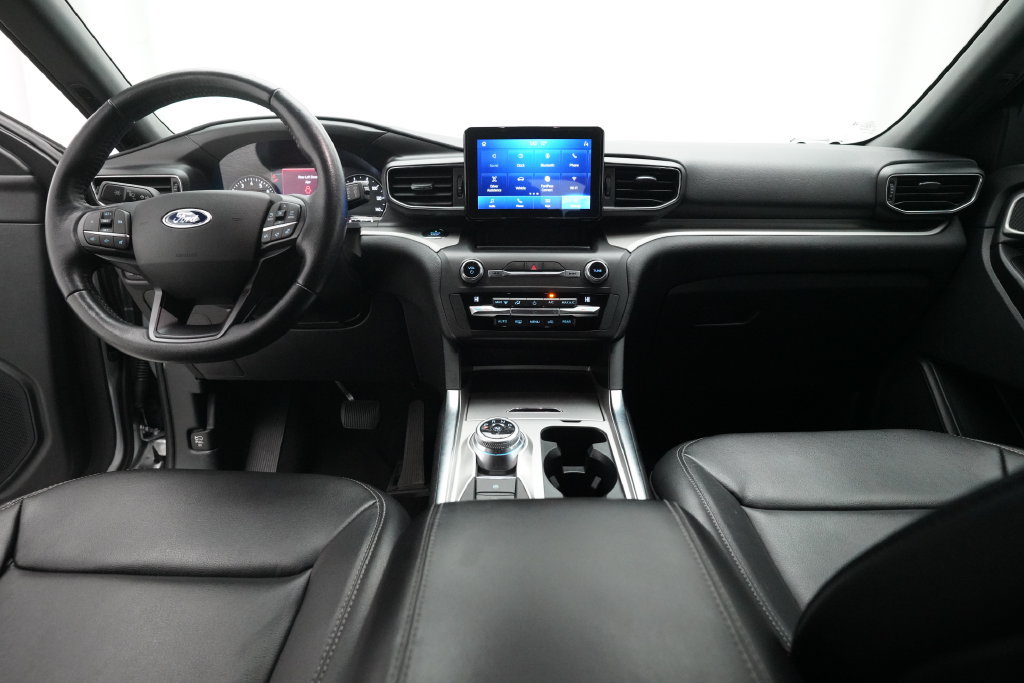 Used 2020 Ford Explorer XLT w/ Equipment Group 202A AWD/4WD image 5