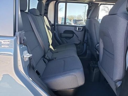 New 2026 Jeep Gladiator Sport AWD/4WD image 18