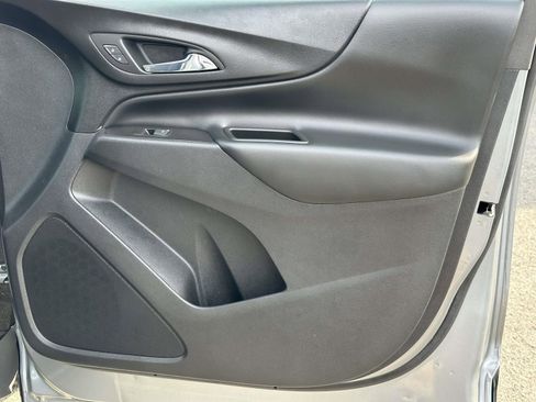 Used 2023 Chevrolet Equinox LT image 27