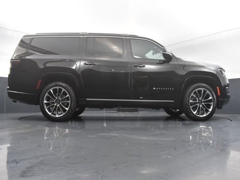 Used 2023 Jeep Wagoneer L Series III w/ Premium Group I image 24