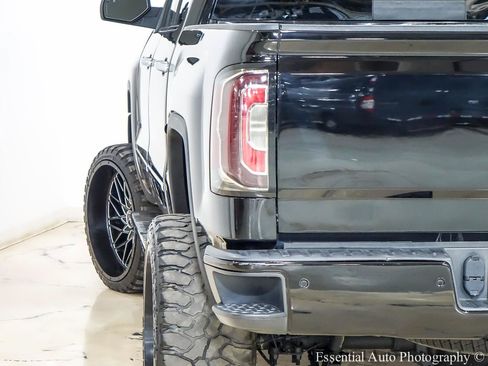 Used 2018 GMC Sierra 1500 Denali AWD/4WD image 8