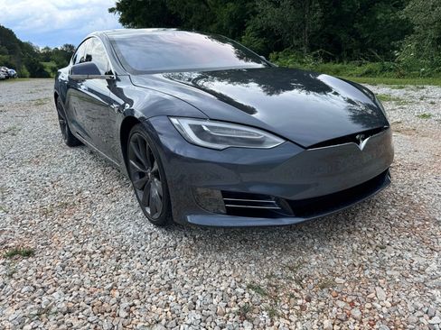 Used 2017 Tesla Model S 75 image 3