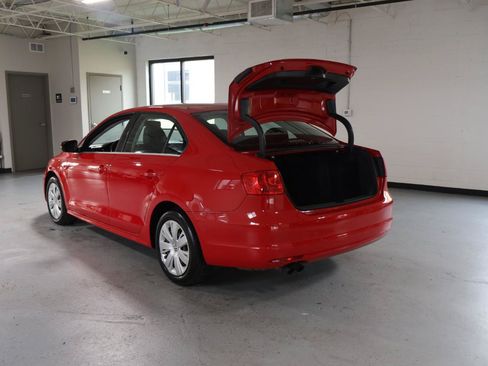 Used 2013 Volkswagen Jetta SE FWD image 6