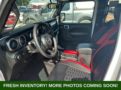 Used 2023 Jeep Gladiator Sport AWD/4WD image 8