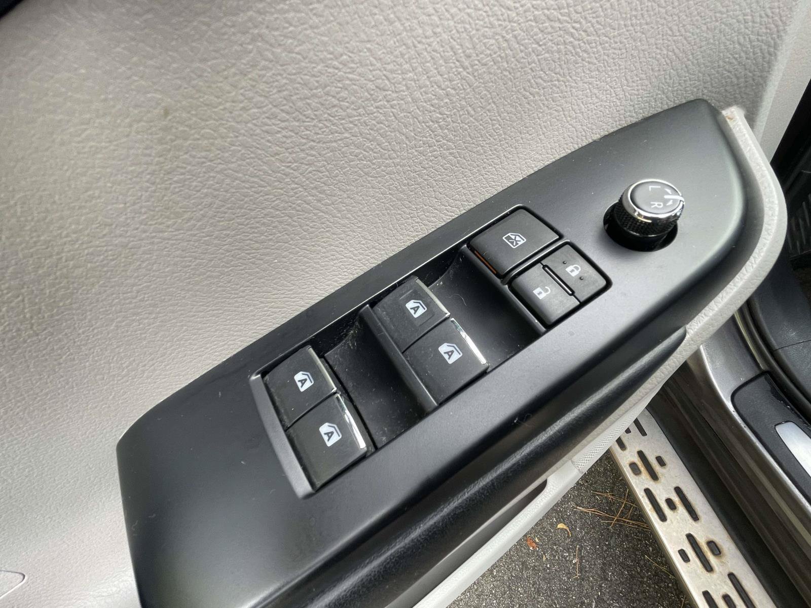 Used 2017 Toyota Highlander Limited FWD image 20