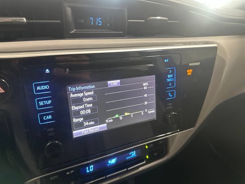 Used 2017 Toyota Corolla LE FWD image 23