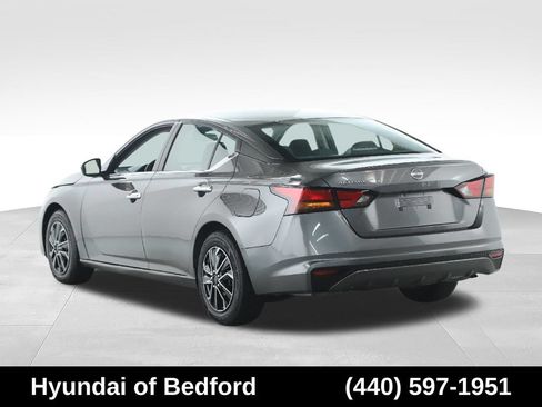 Used 2024 Nissan Altima 2.5 S FWD image 40