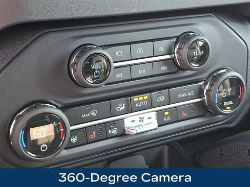 Used 2025 Ford Bronco Badlands w/ Sasquatch Package AWD/4WD image 16