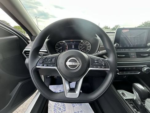 Certified 2023 Nissan Altima 2.5 SV FWD image 18