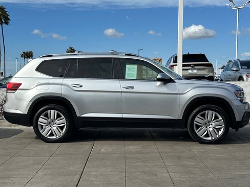 Used 2019 Volkswagen Atlas SE w/ Panoramic Sunroof Package image 3