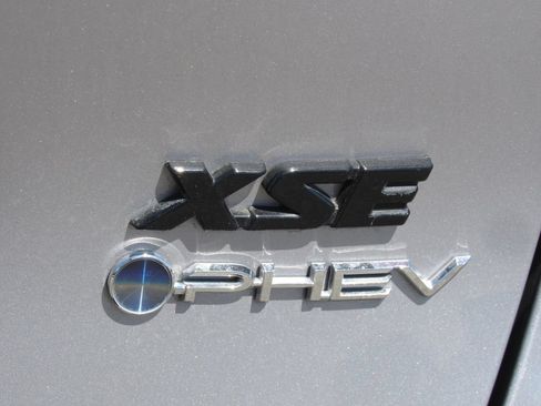 Certified 2025 Toyota RAV4 XSE AWD/4WD image 8