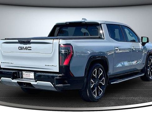 Used 2024 GMC Sierra EV Denali image 6