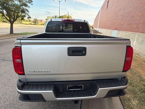 Used 2017 Chevrolet Colorado Z71 AWD/4WD image 3