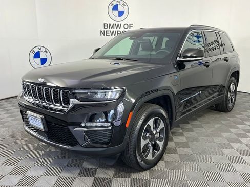 Used 2024 Jeep Grand Cherokee Limited 4xe w/ Trailer Tow Package AWD/4WD image 3