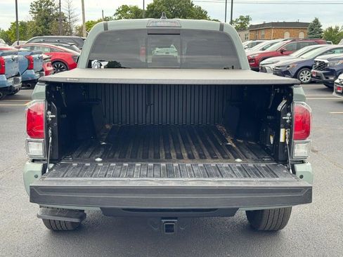 Used 2023 Toyota Tacoma TRD Sport w/ Technology Package AWD/4WD image 6