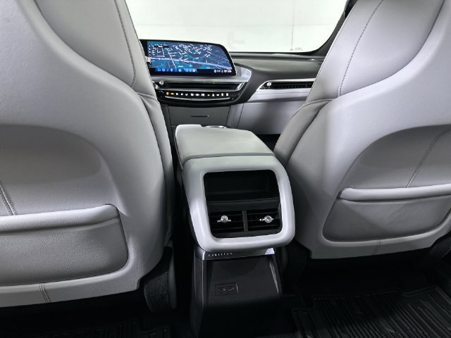 Used 2024 Cadillac Lyriq Luxury AWD/4WD image 22