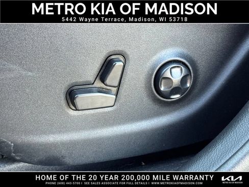 Used 2021 Jeep Cherokee Latitude Lux w/ Comfort/Convenience Group AWD/4WD image 14