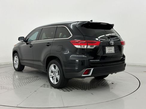 Used 2019 Toyota Highlander Limited FWD image 3