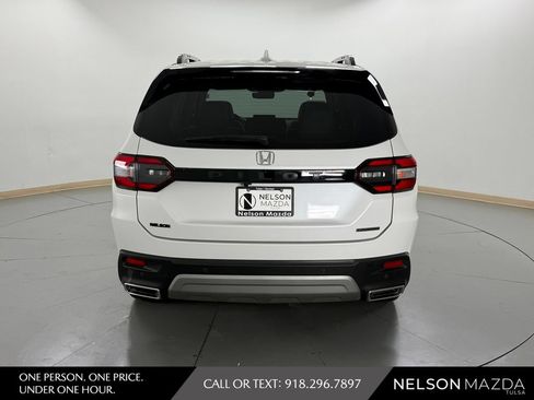 Used 2023 Honda Pilot Touring image 7