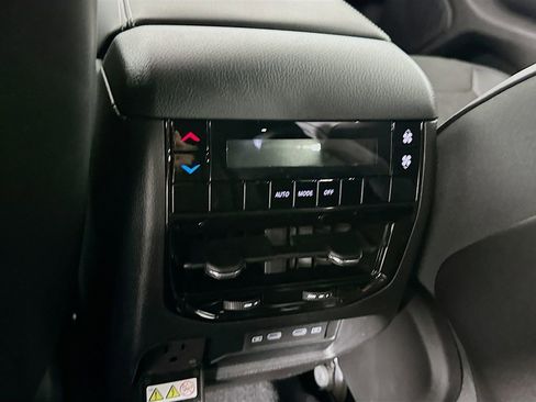 New 2026 Jeep Grand Cherokee L 4WD image 33