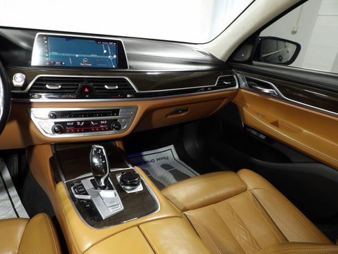 Used 2016 BMW 750i xDrive image 20