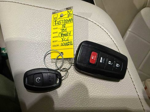 Certified 2018 Toyota Camry XLE image 38