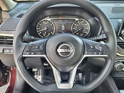 Used 2024 Nissan Altima 2.5 SV FWD image 21