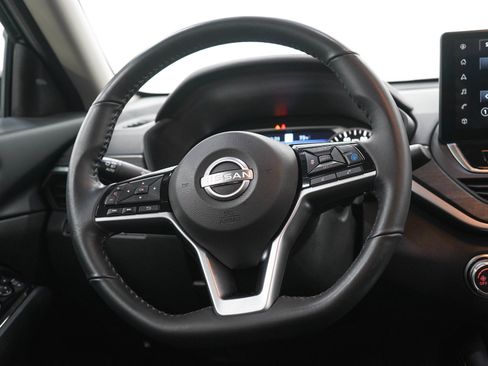 Used 2023 Nissan Altima 2.5 SV w/ SV Premium Package AWD/4WD image 15